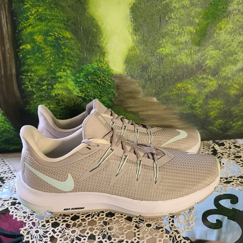 Nike Running Shoe Gray And Mint Green In Color Gem